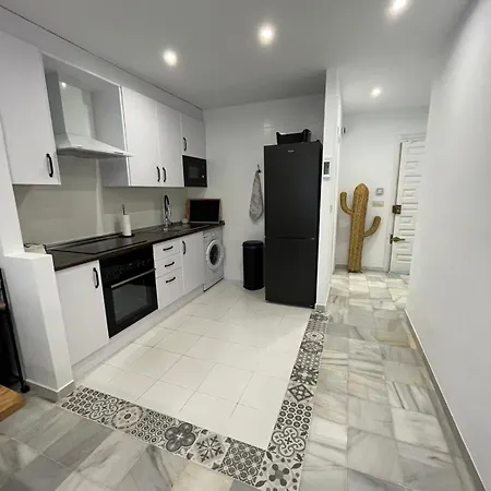 Moderno Duplex Coastal Style Apartment