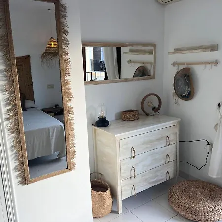 Moderno Duplex Coastal Style Apartment *